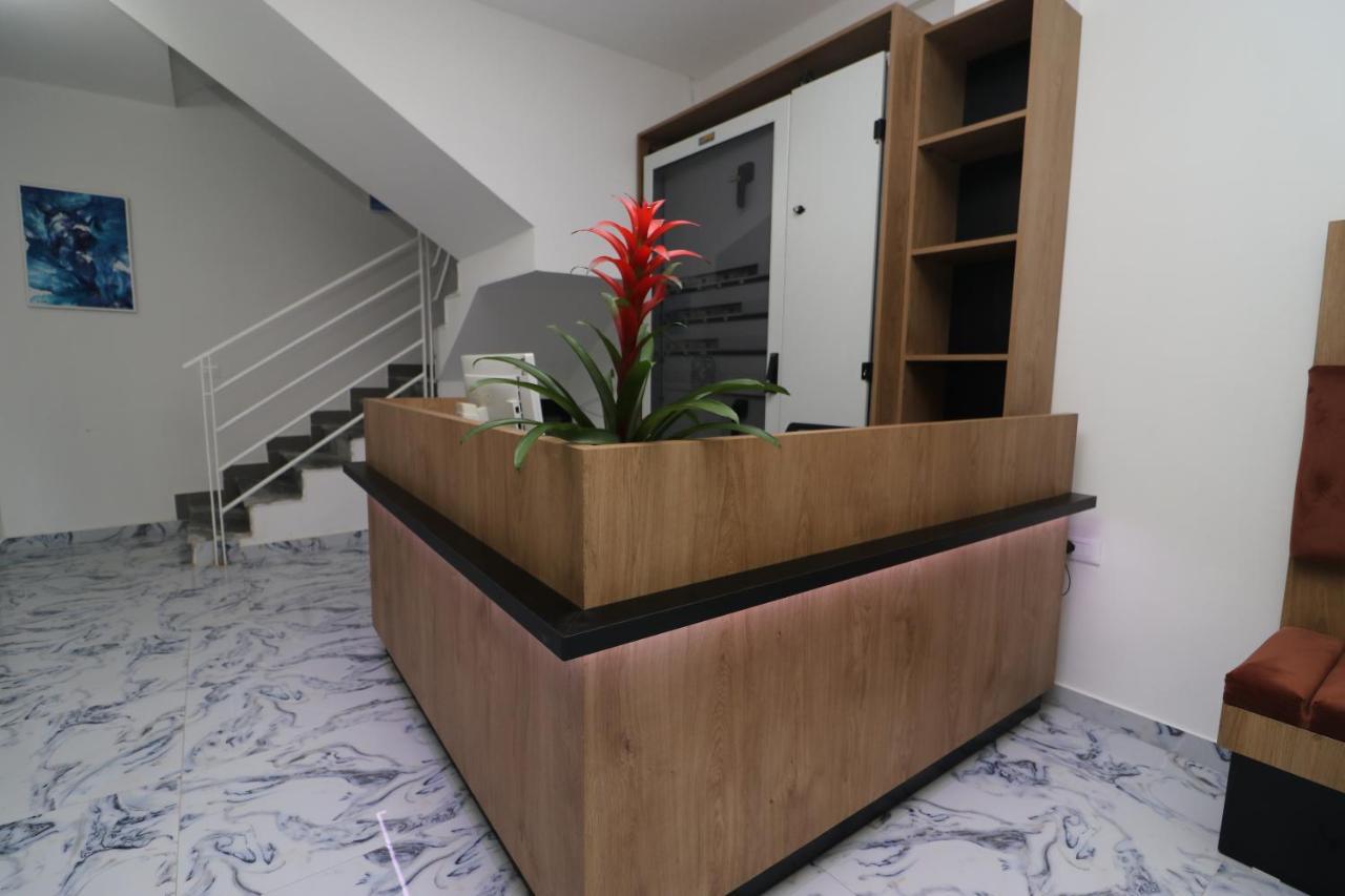 دراس Heming-Way Hotel المظهر الخارجي الصورة