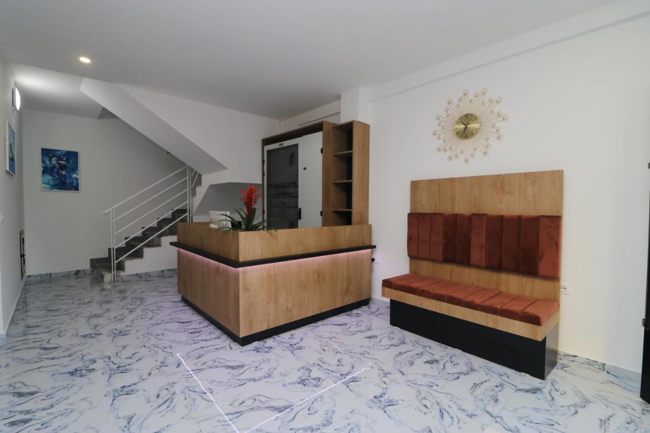 دراس Heming-Way Hotel المظهر الخارجي الصورة