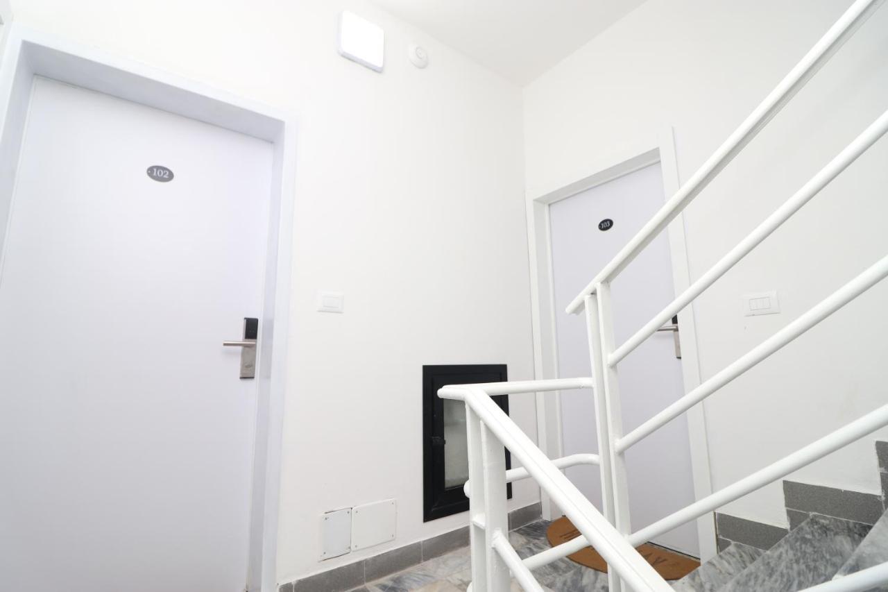دراس Heming-Way Hotel المظهر الخارجي الصورة